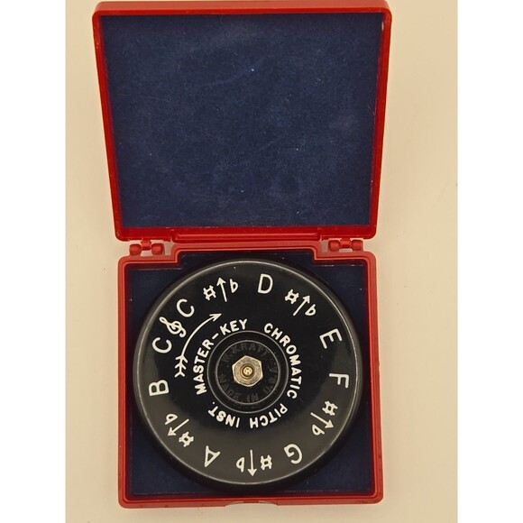 Vintage Chromatic Pitch Pipe Instrument The Master Key WM Kratt Co A-440 13 Keys - Picture 3 of 4